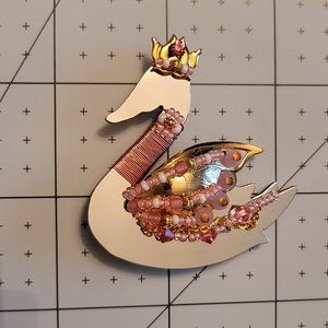 Liztech Vintage Swan Brooch